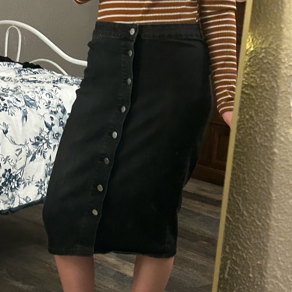 Classic Black Button-Up Denim Skirt